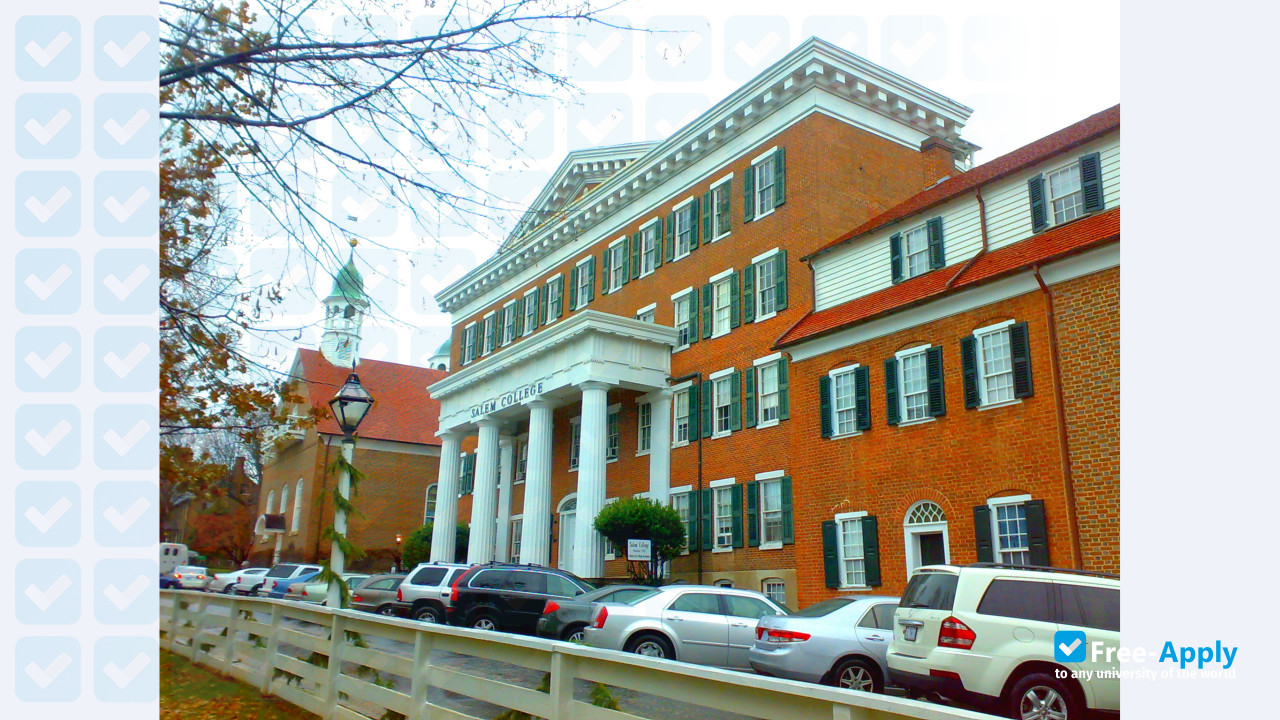 Salem College фотография №2