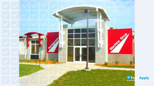 Foto de la Salina Area Technical College #3