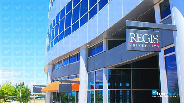 Regis University фотография №12
