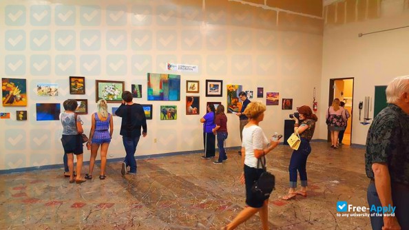 Foto de la Southwest University of Visual Arts (Art Center Design College) #3