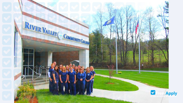 River Valley Community College photo #10
