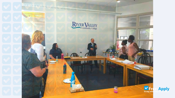 River Valley Community College photo #8