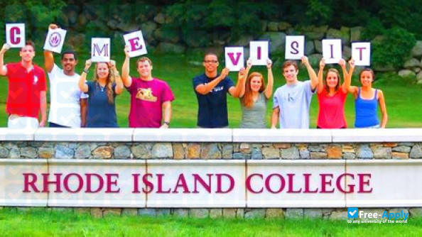 Rhode Island College фотография №2