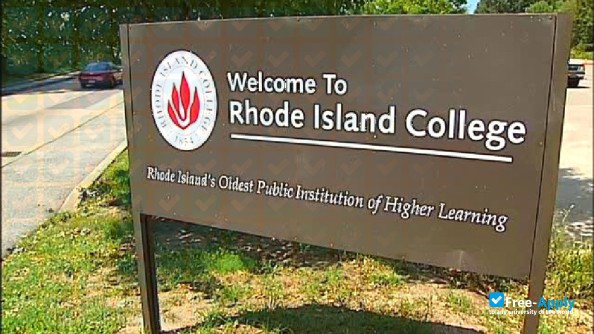 Rhode Island College фотография №9