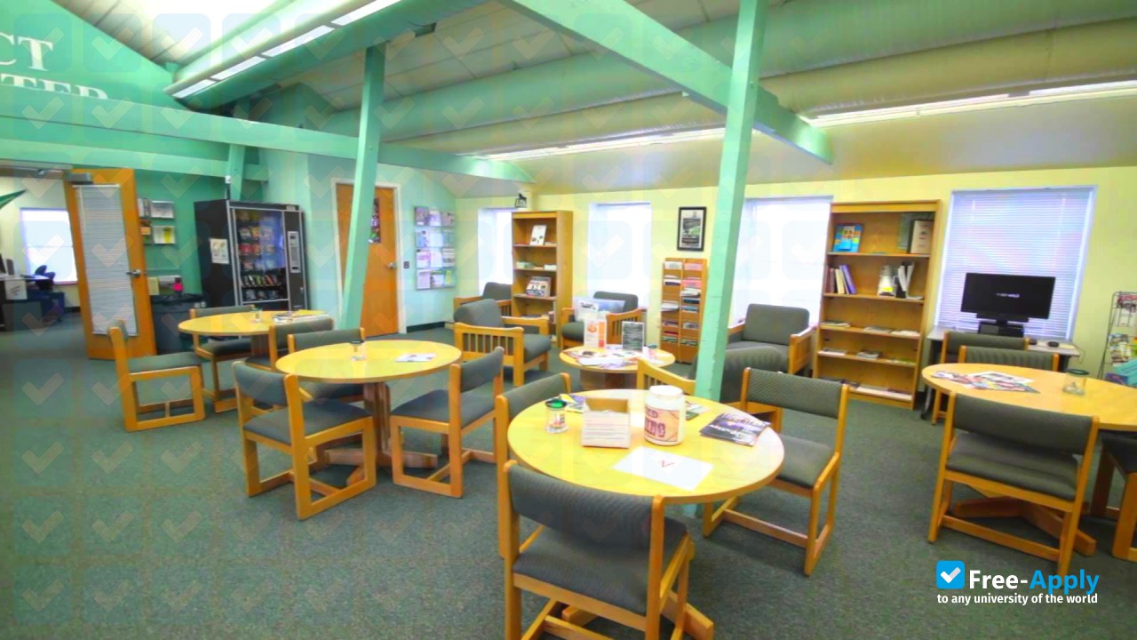 Richard Bland College of the College of William and Mary photo #7