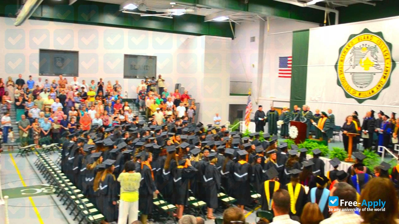 Richard Bland College of the College of William and Mary photo #2