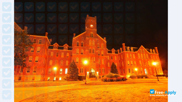 Quincy University фотография №1