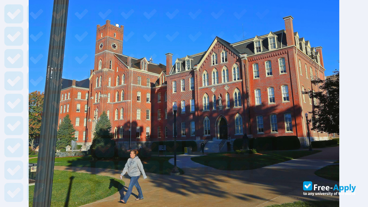 Quincy University фотография №10