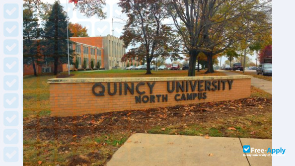 Foto de la Quincy University #13