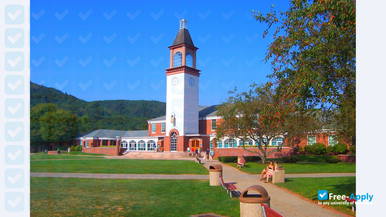 Quinnipiac University photo #2
