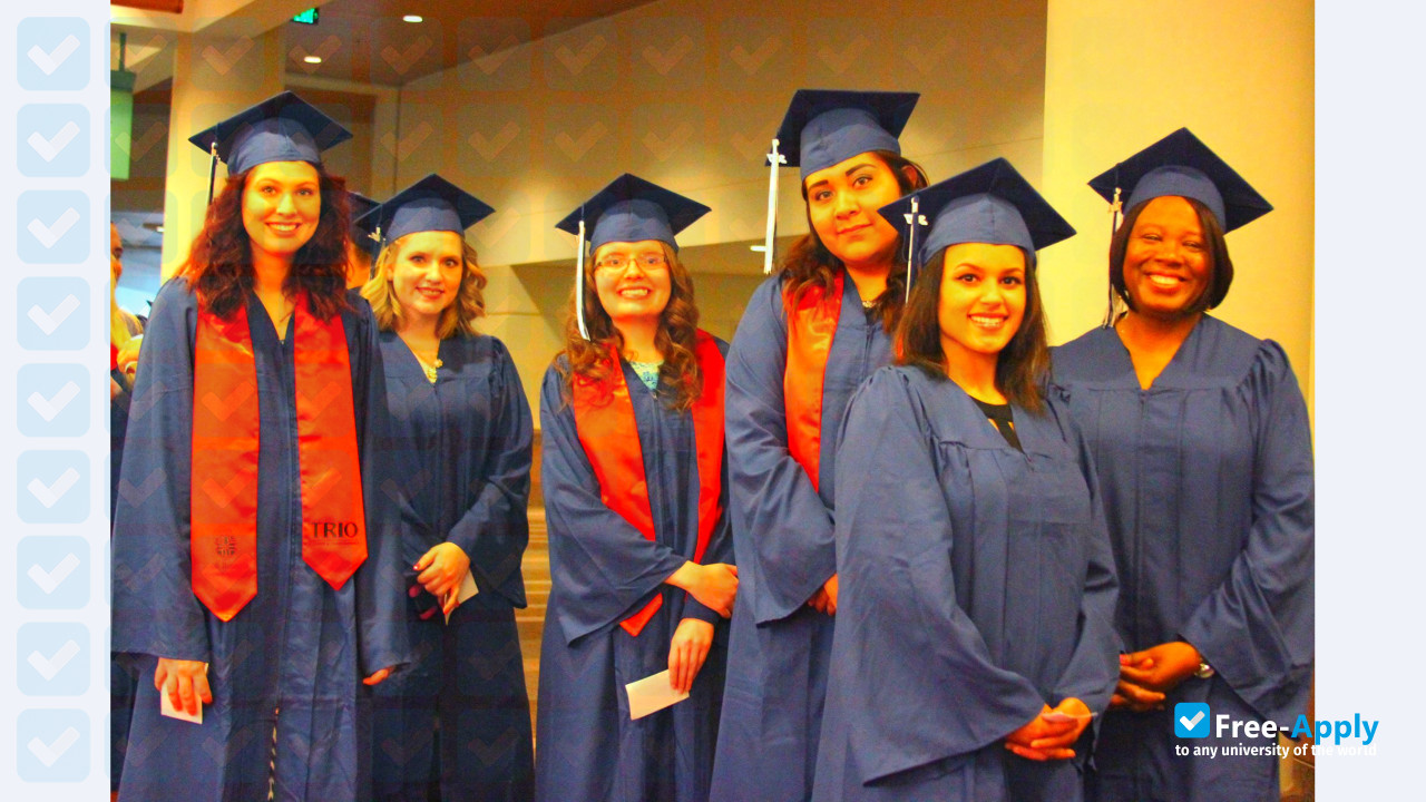 Foto de la North Hennepin Community College #11