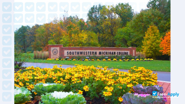 Southwestern Michigan College фотография №5