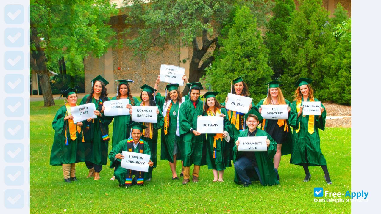 Shasta College photo #12