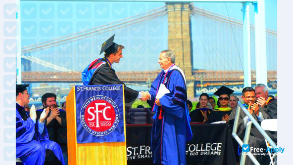 Foto de la St. Francis College #11