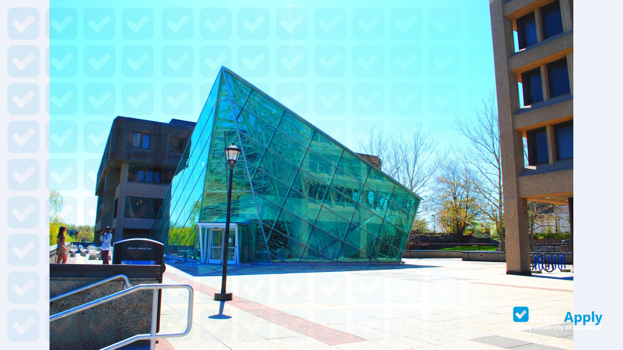 SUNY New Paltz photo #8