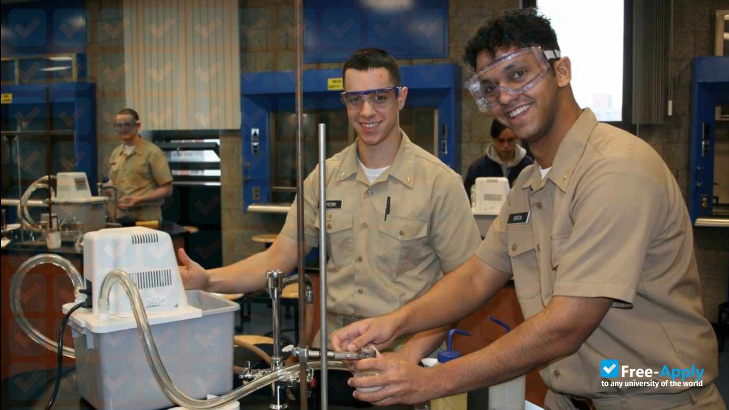 Foto de la SUNY Maritime College #12