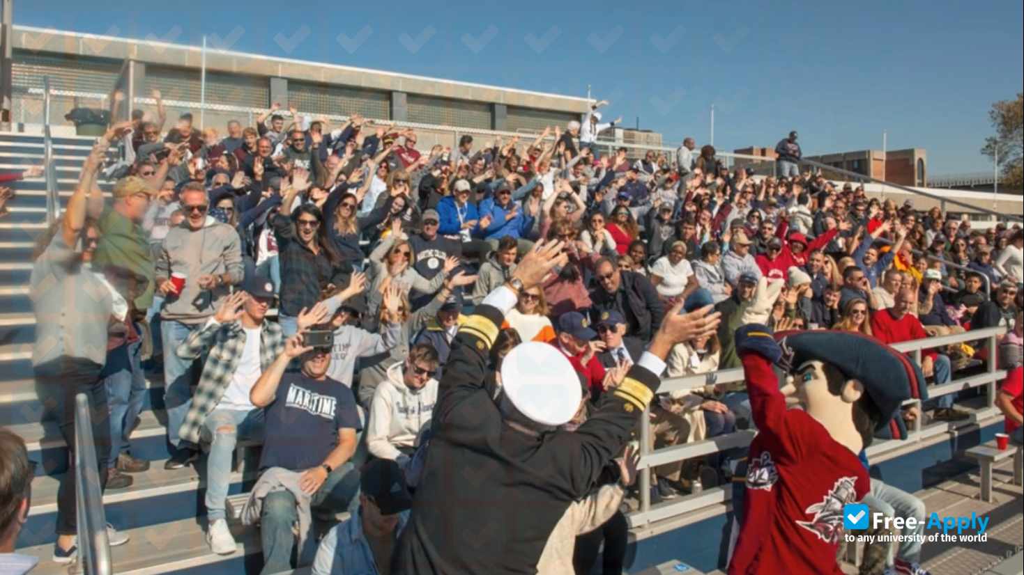 Foto de la SUNY Maritime College #15