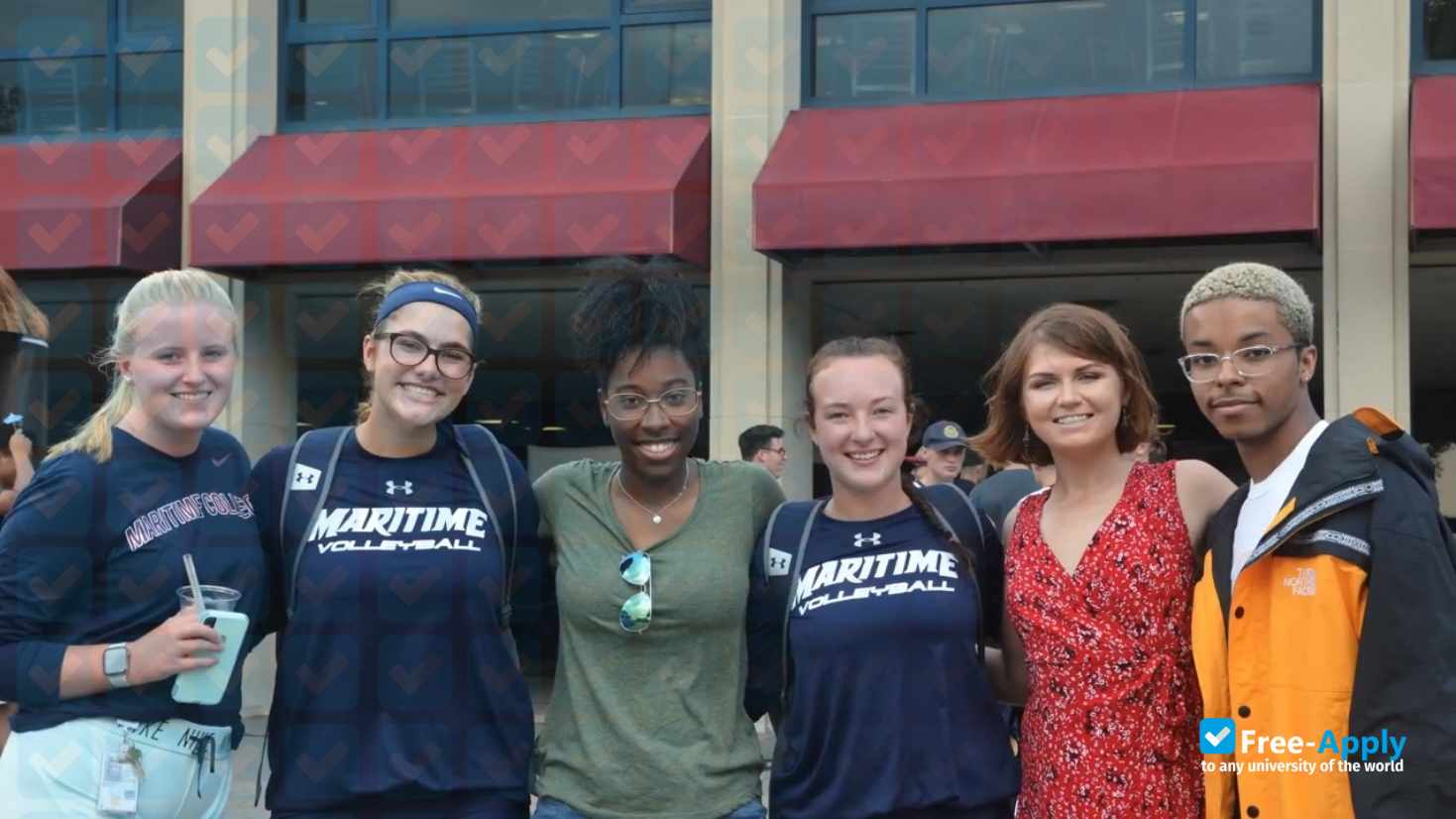 Foto de la SUNY Maritime College #14
