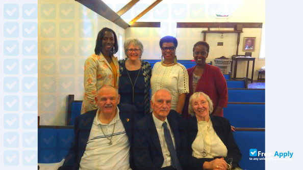 Foto de la Oxford Graduate School Dayton #5