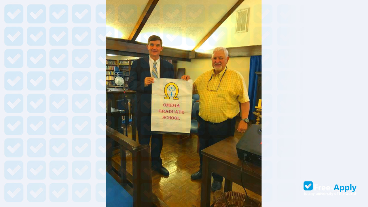 Foto de la Oxford Graduate School Dayton #3
