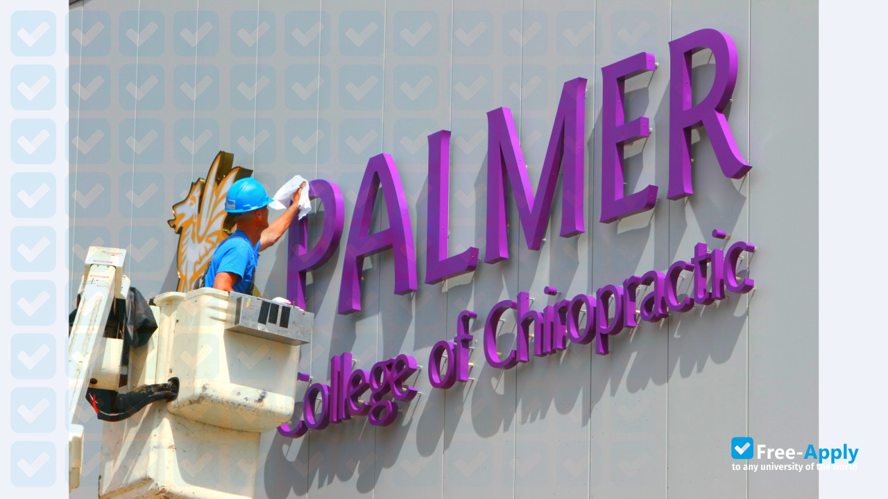 Foto de la Palmer College of Chiropractic #5