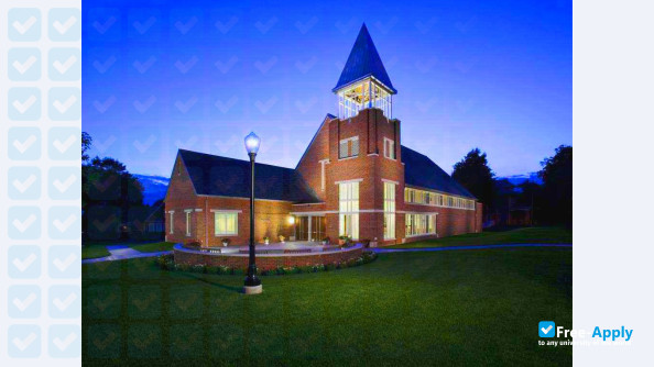 Foto de la Thiel College #9