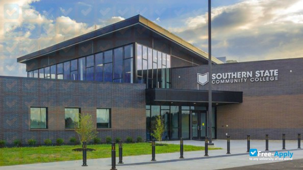 Foto de la Southern State Community College #10