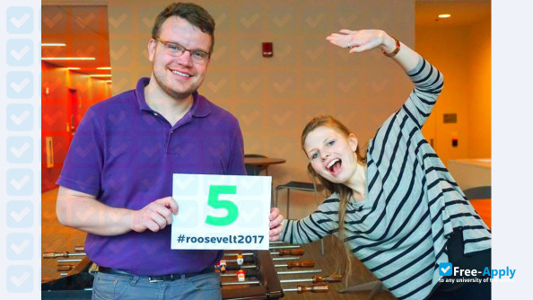 Roosevelt University photo #11
