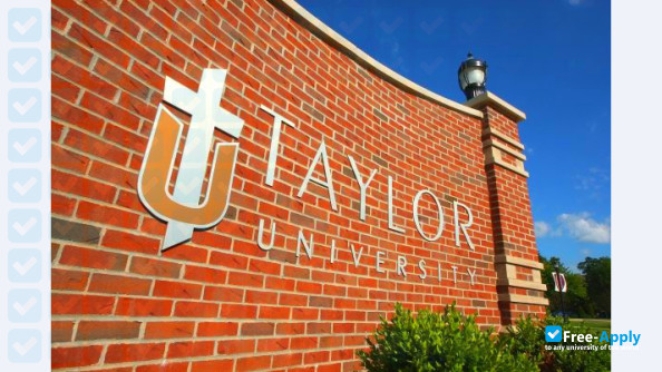 Taylor University фотография №11
