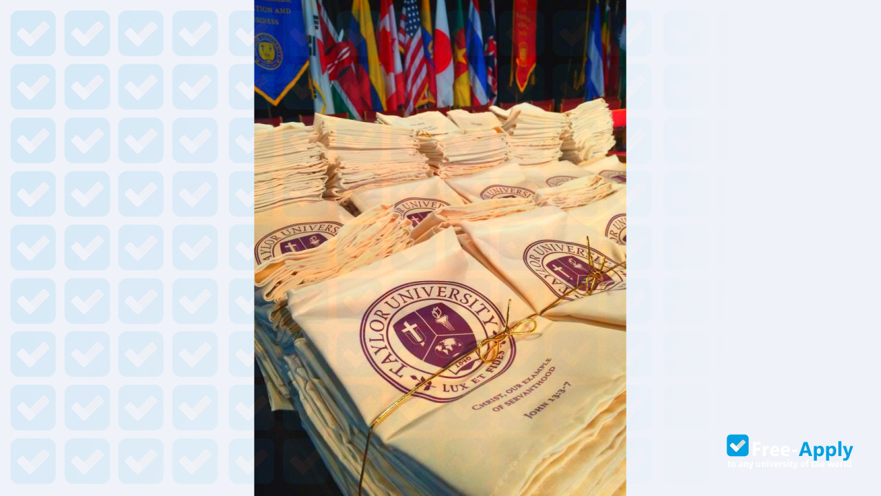 Taylor University photo #11