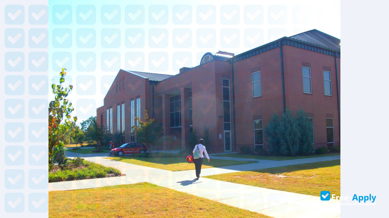 Foto de la Tri County Community College #6