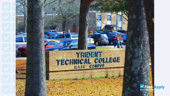 Foto de la Trident Technical College #7
