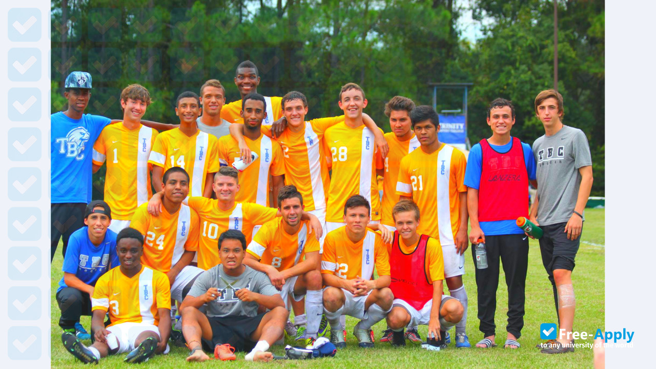 Foto de la Trinity Baptist College #3