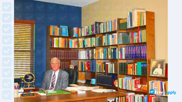 Foto de la Trinity Baptist College #5