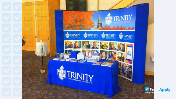 Photo de l’Trinity International University #5