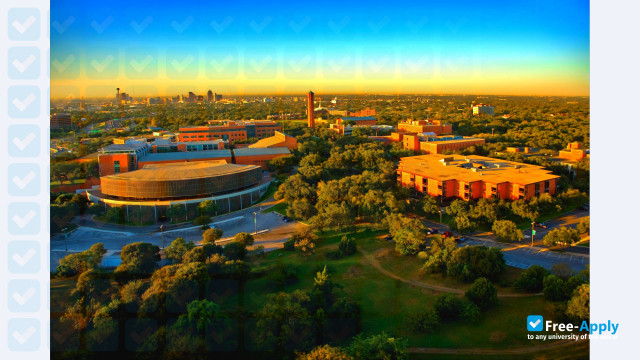 Photo de l’Trinity University San Antonio #9