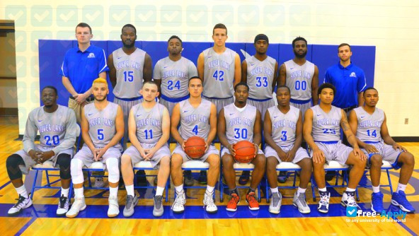 Silver Lake College photo #3