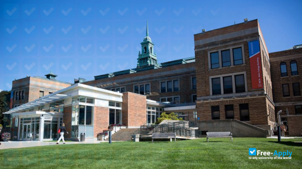 Simmons College photo #13