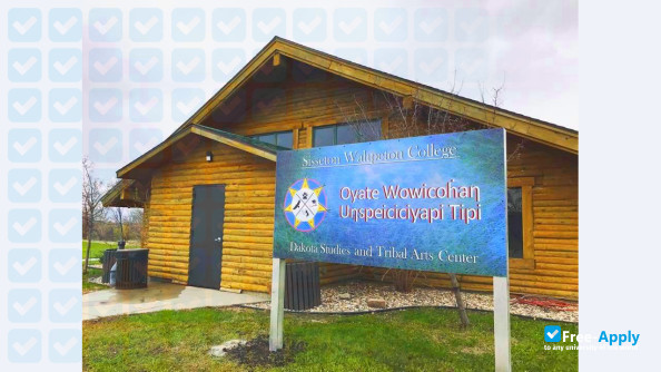 Foto de la Sisseton Wahpeton College #8