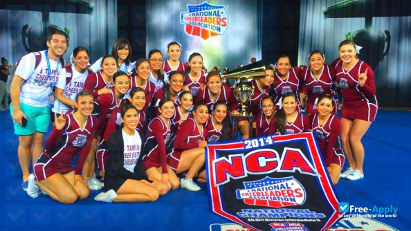 Foto de la Texas A&M International University #3