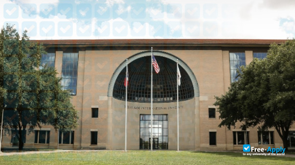 Foto de la Texas A&M International University #5