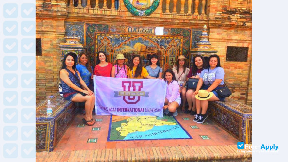 Foto de la Texas A&M International University #8