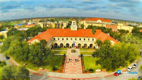 Texas A&M University–Kingsville photo #8