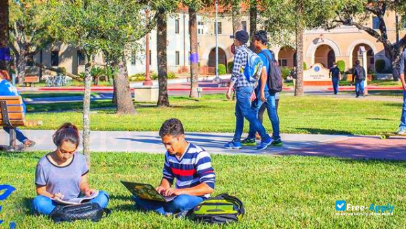 Texas A&M University–Kingsville фотография №2