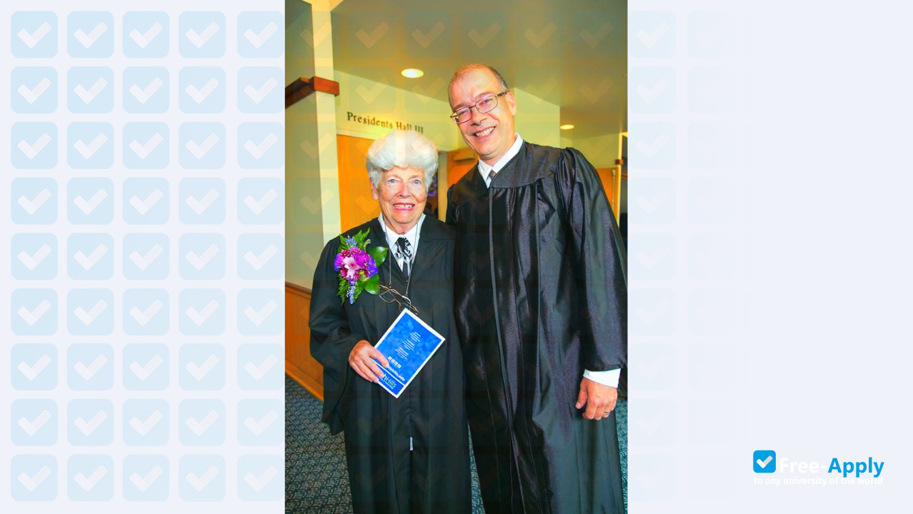 Foto de la South Hills School of Business and Technology #10