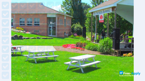 Foto de la South Hills School of Business and Technology #15