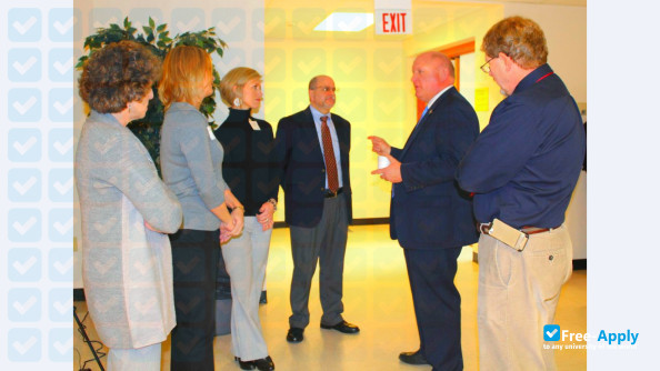 Foto de la South Hills School of Business and Technology #13