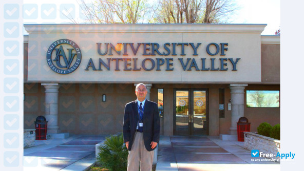 Foto de la University of Antelope Valley #8