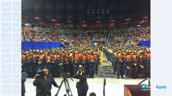Foto de la University of Michigan Dearborn #5