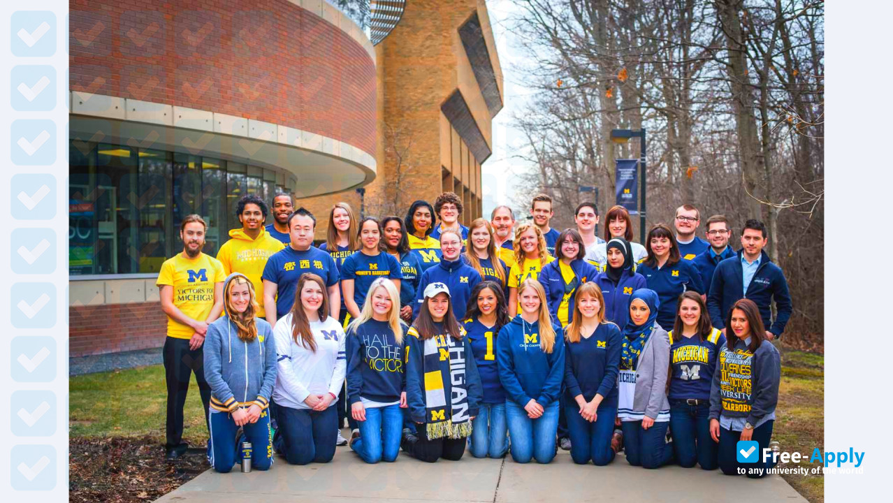 Foto de la University of Michigan Dearborn #4
